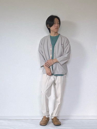 夏の爽やかレイヤード術、グリーンTが主役