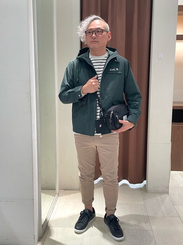 トレンド感のあるワークジャケットをアレンジしたフードジャケット