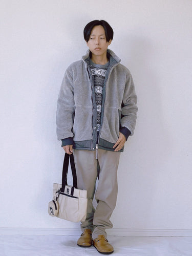 ボアフリースブルゾンを主役にした、冬のあったかカジュアルコーデ