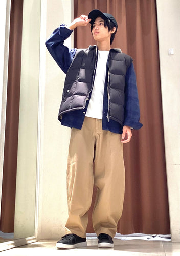 アクティブに着こなすダウンベストスタイル