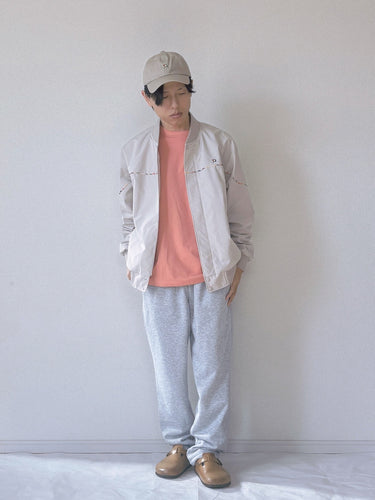 裏地チェックが主役!春色T×スウェットの抜け感コーデ