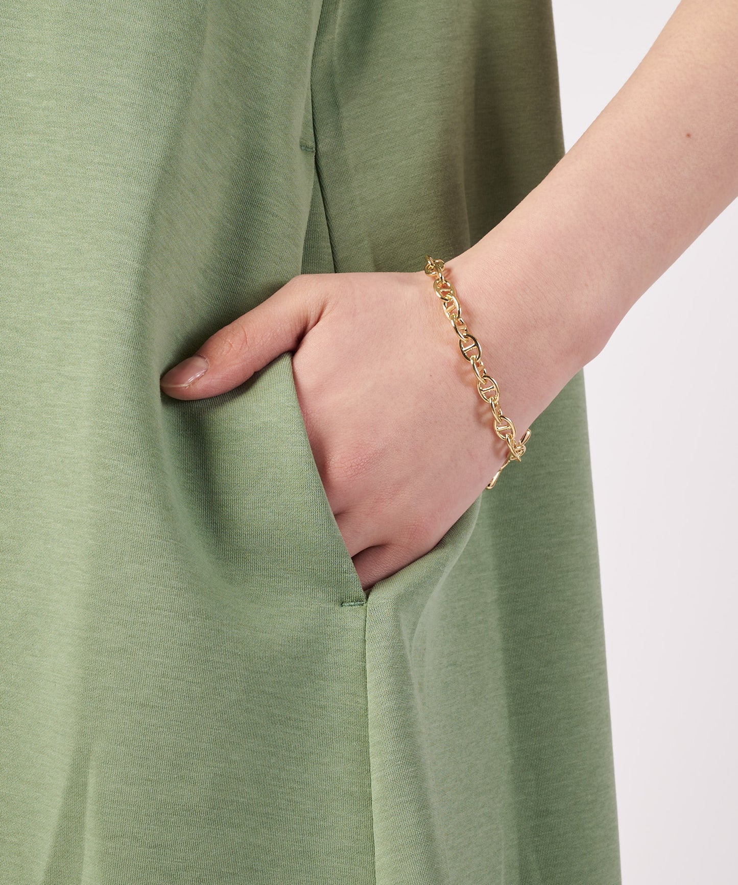 シルキーポンチ 衿ロゴ カットワンピース