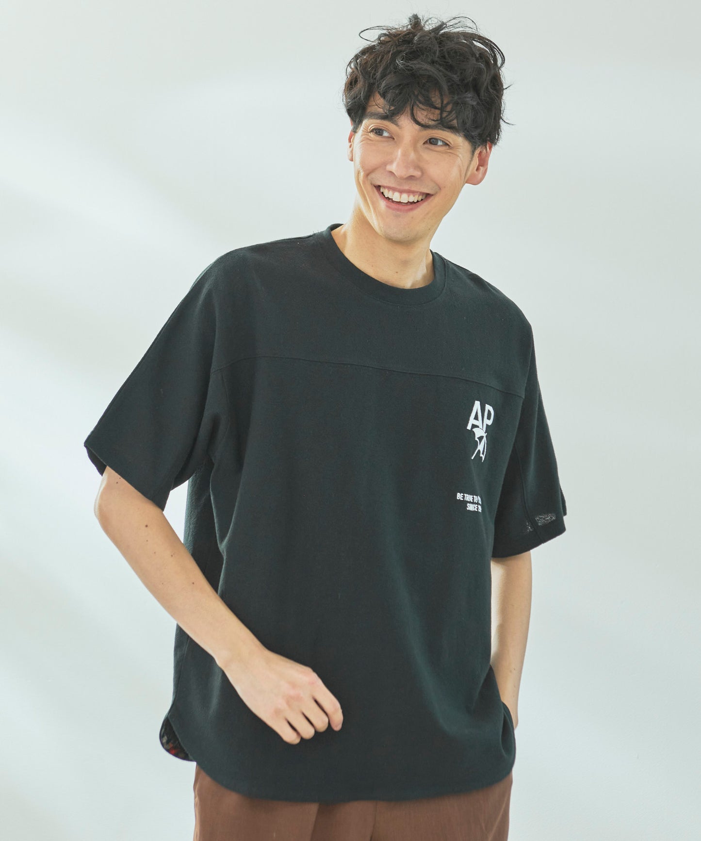 APロゴ シェア フットボールTシャツ