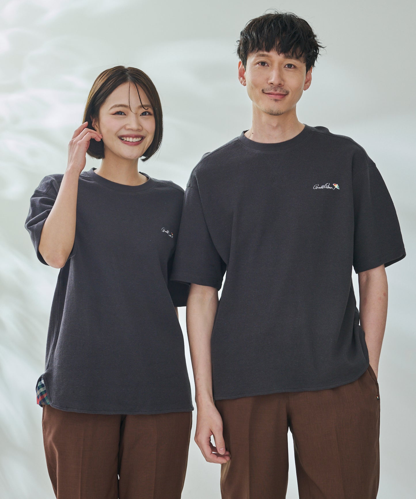 寄り添うリネン シェア Tシャツ