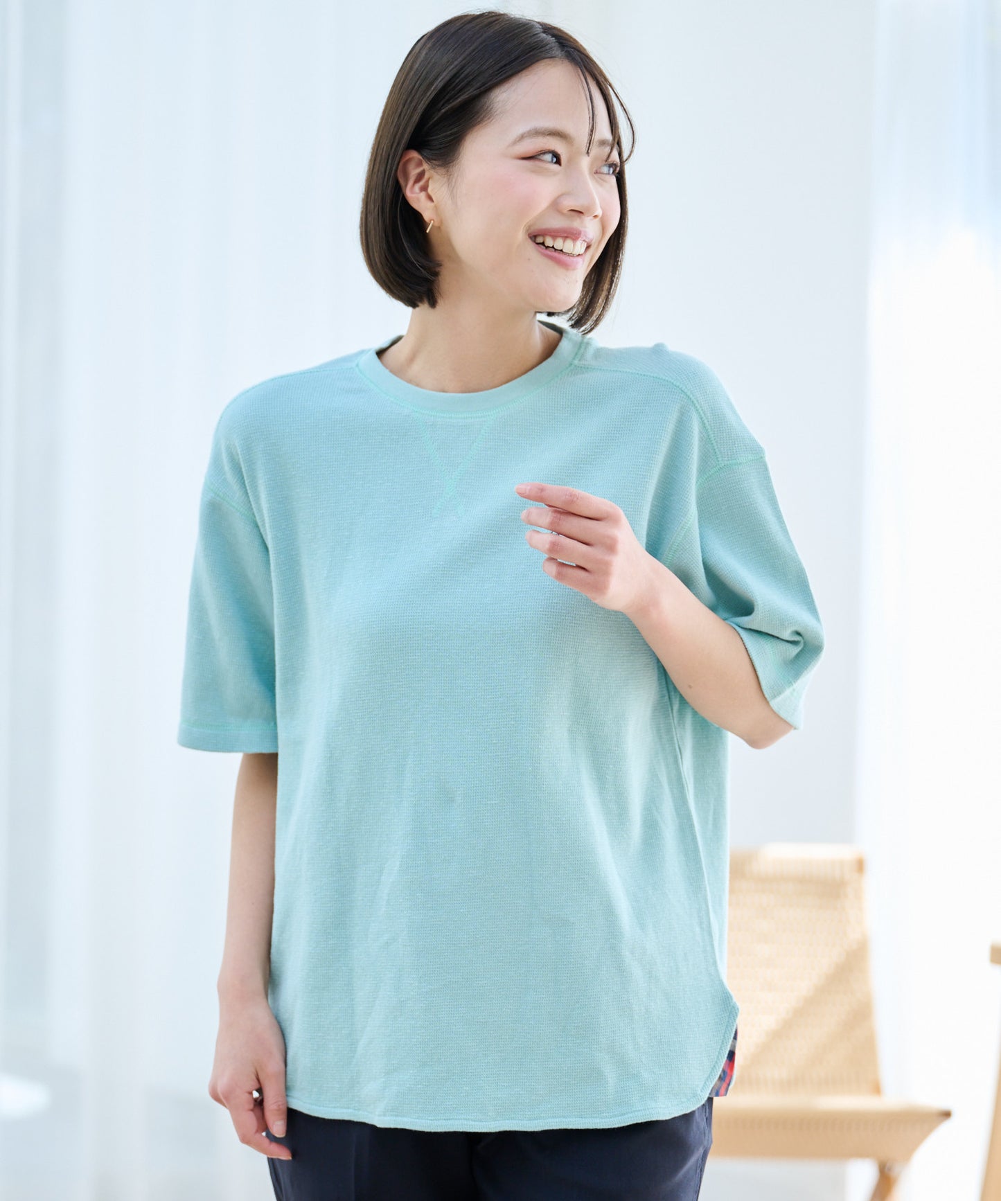 寄り添うリネン シェア Tシャツ