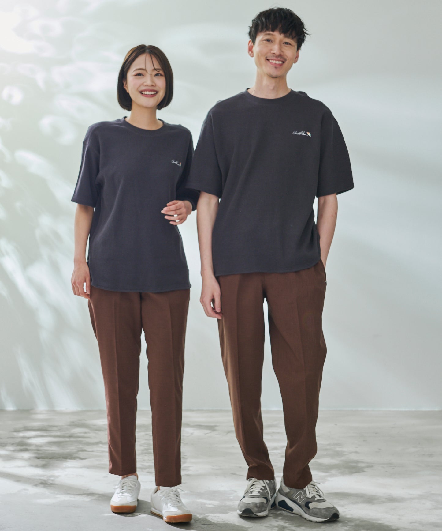 寄り添うリネン シェア Tシャツ