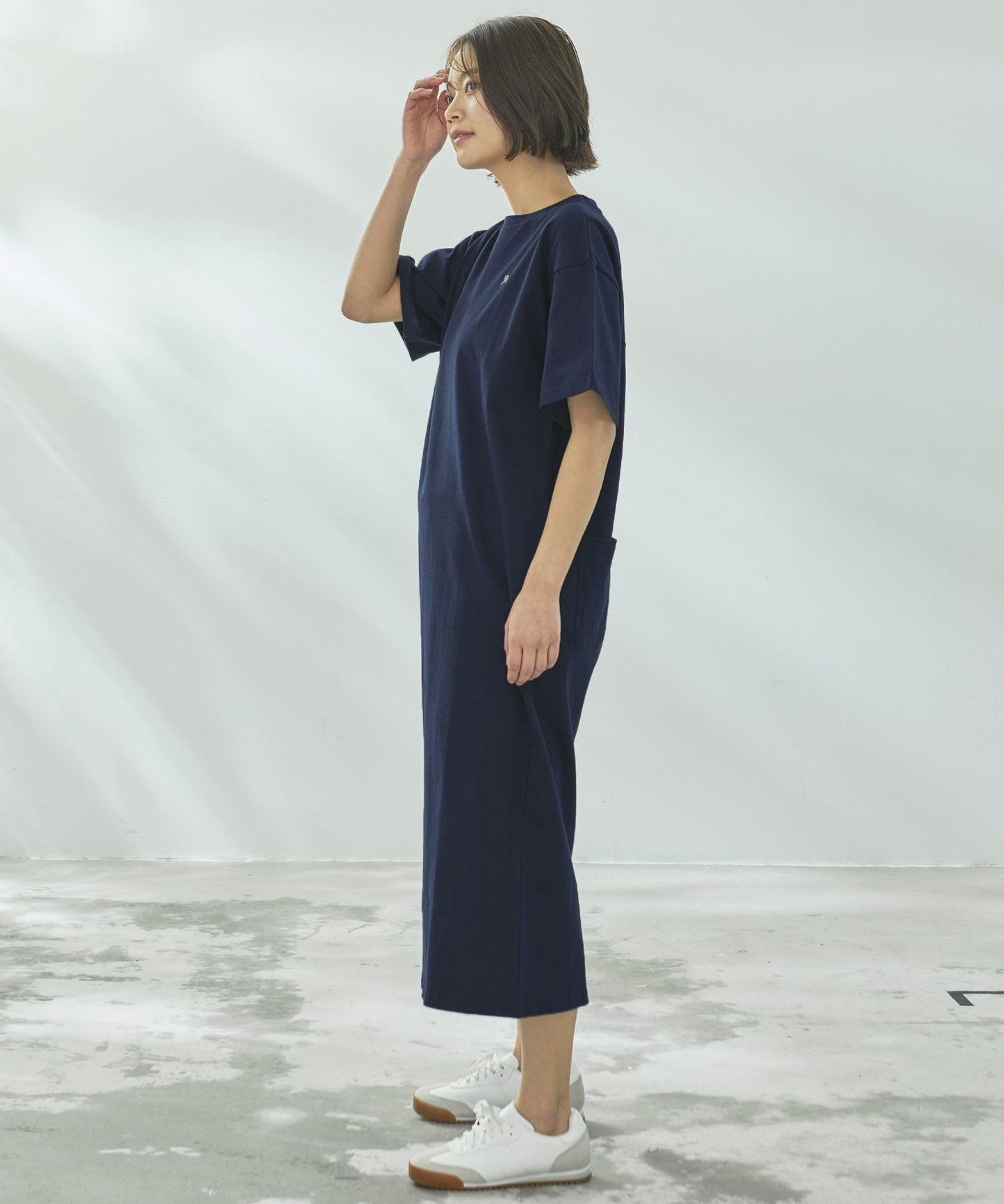 バックロゴ Tシャツワンピース