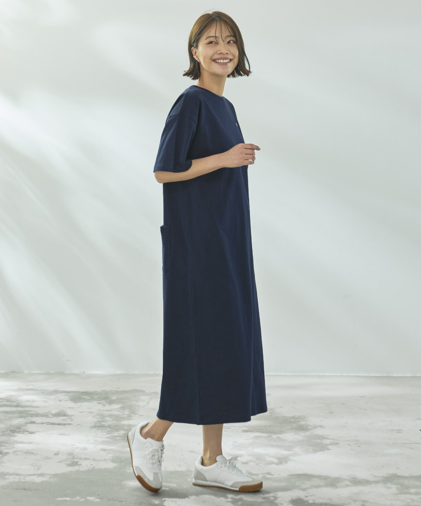 バックロゴ Tシャツワンピース