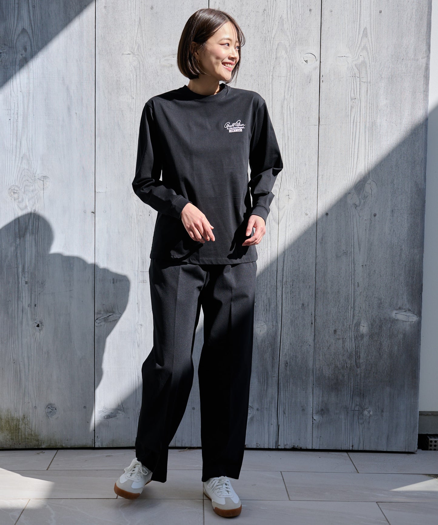 バックロゴグラフィック シェア ロングスリーブTシャツ