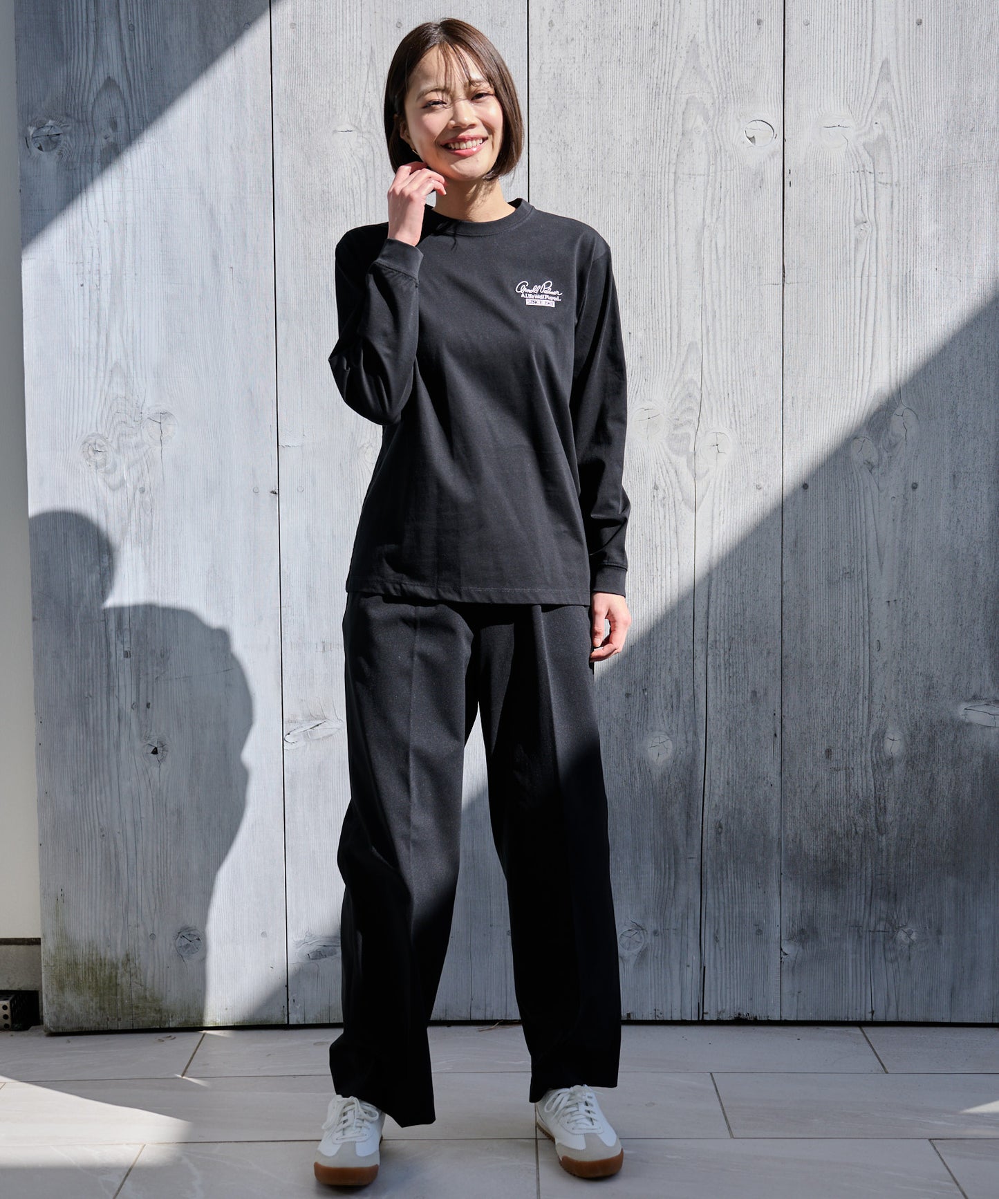バックロゴグラフィック シェア ロングスリーブTシャツ