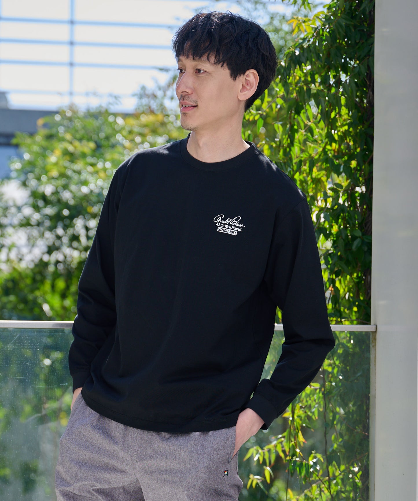 バックロゴグラフィック シェア ロングスリーブTシャツ