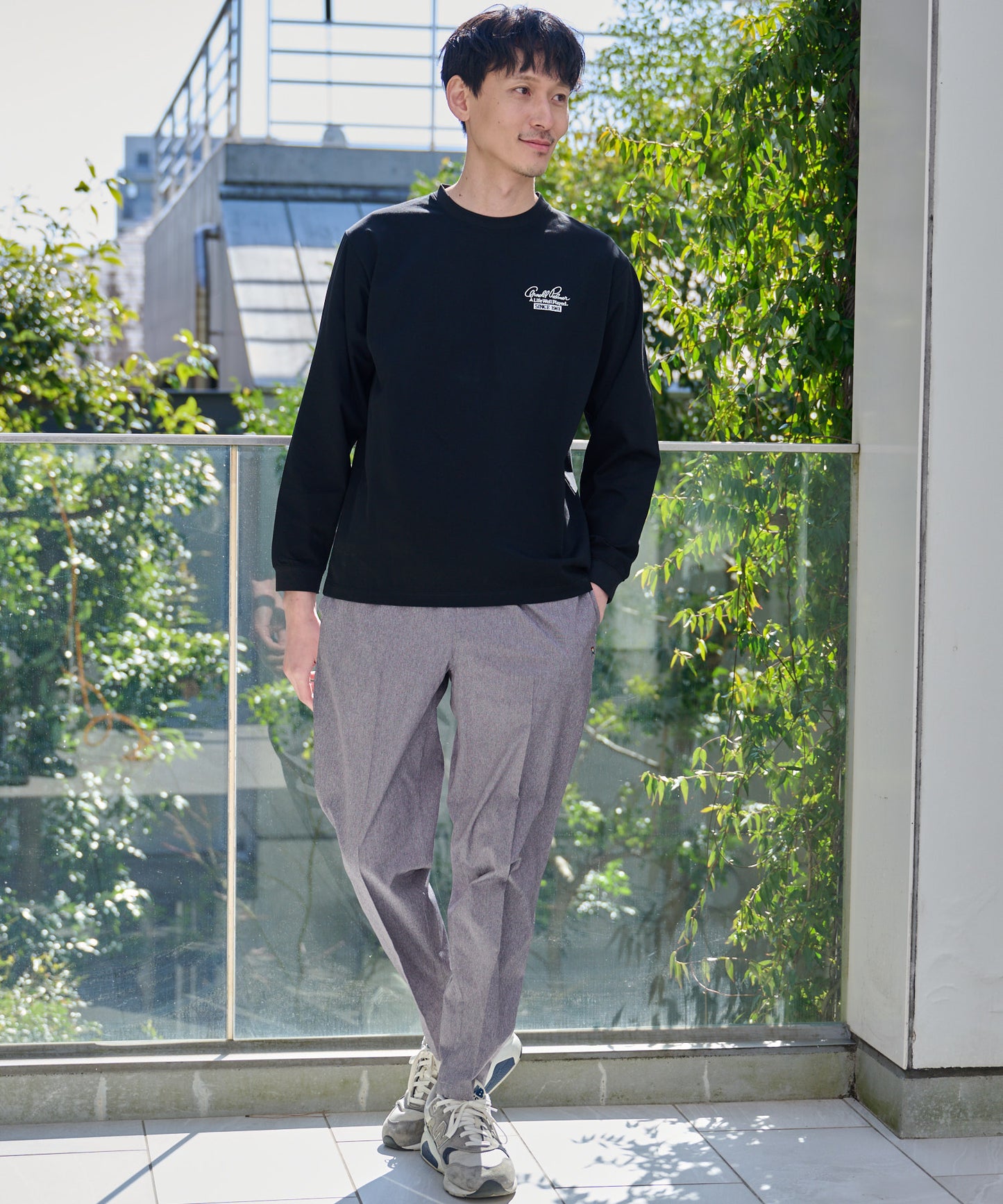 バックロゴグラフィック シェア ロングスリーブTシャツ