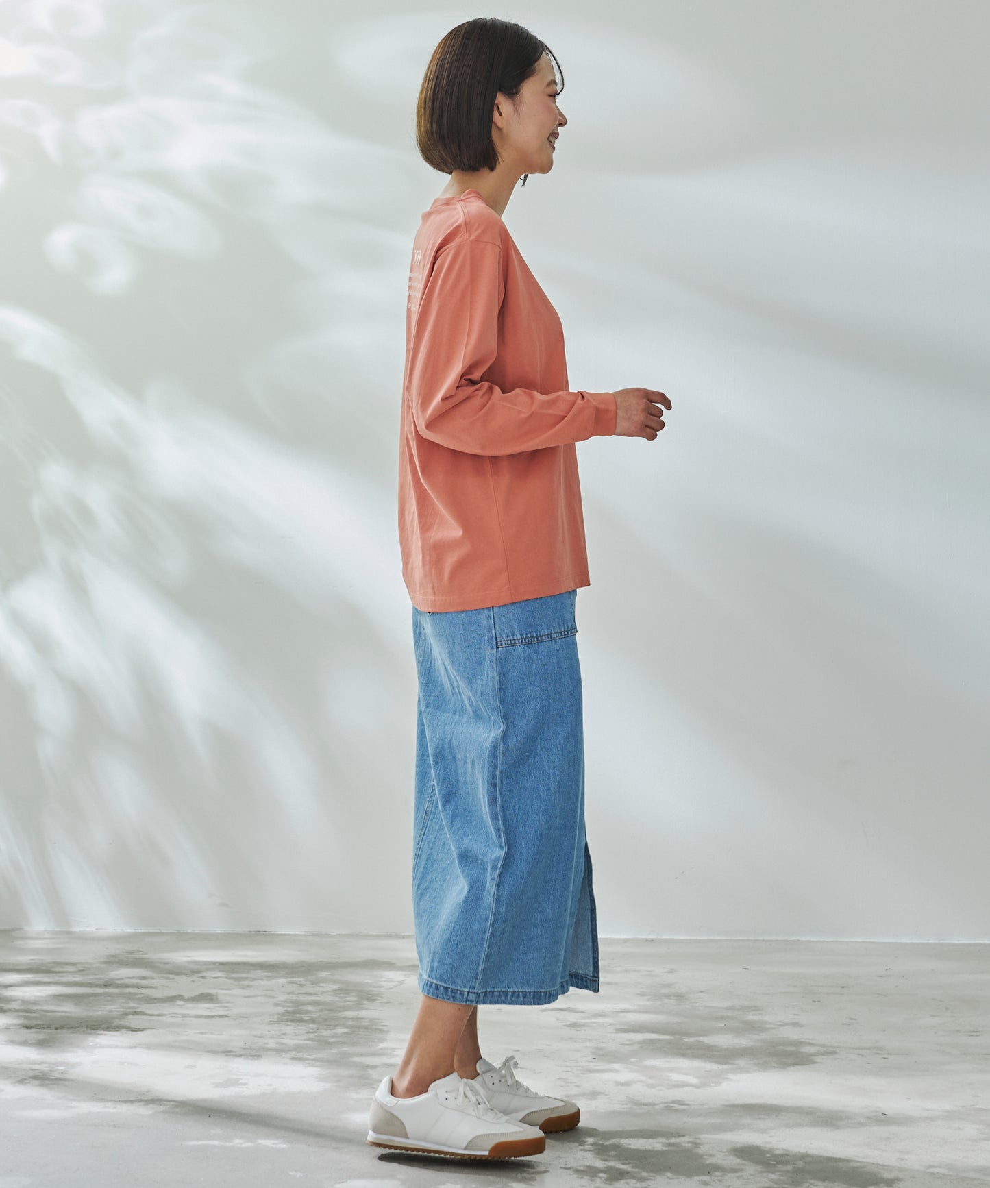 バックロゴグラフィック シェア ロングスリーブTシャツ