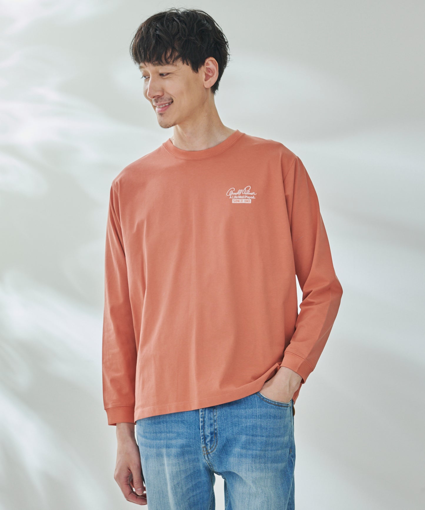 バックロゴグラフィック シェア ロングスリーブTシャツ