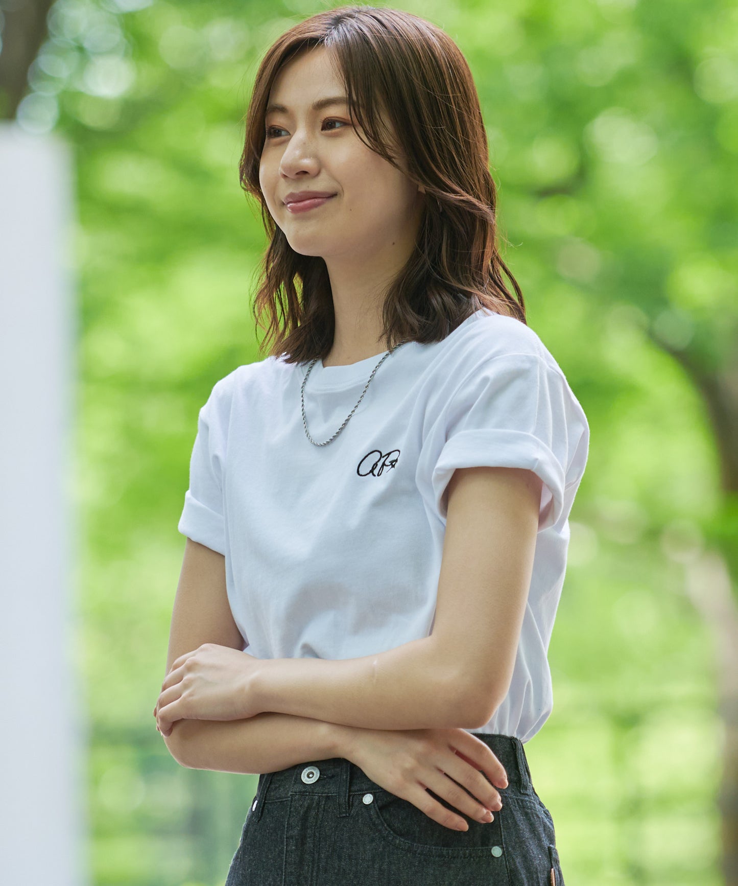 バックロゴ グラフィック シェアTシャツ
