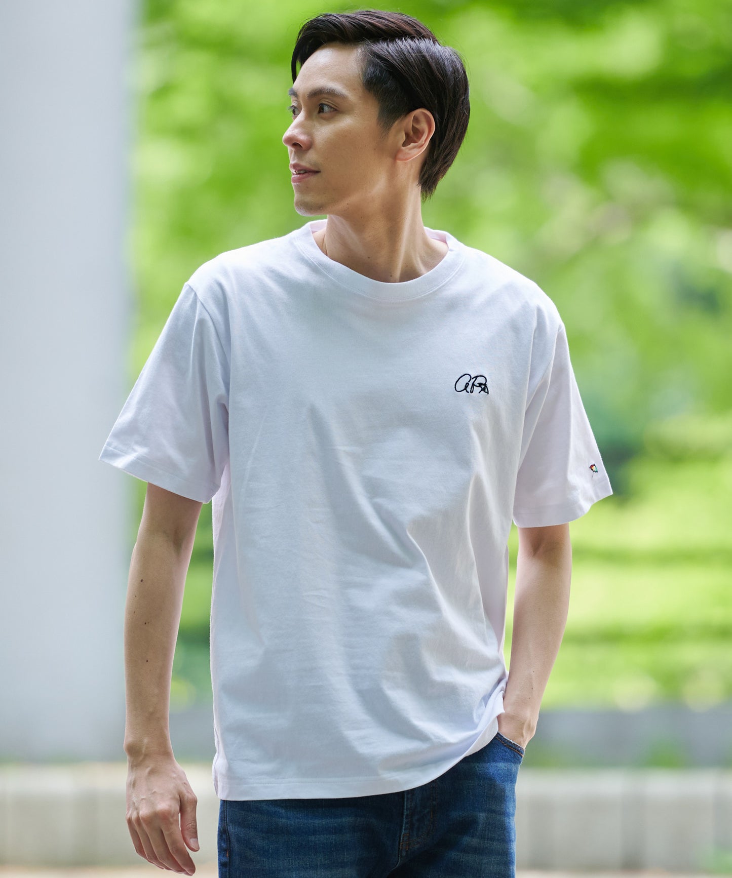 バックロゴ グラフィック シェアTシャツ
