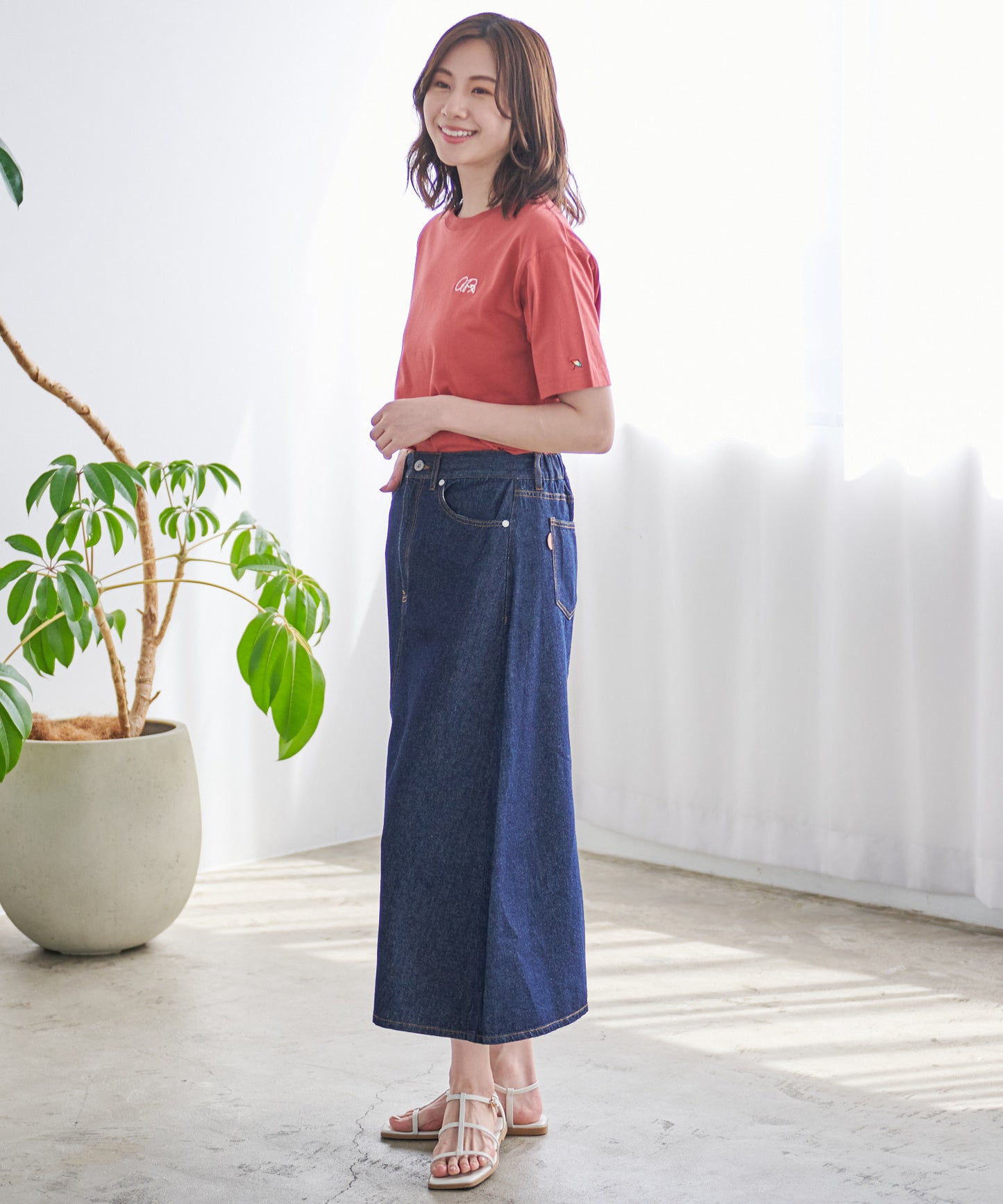 バックロゴ グラフィック シェアTシャツ