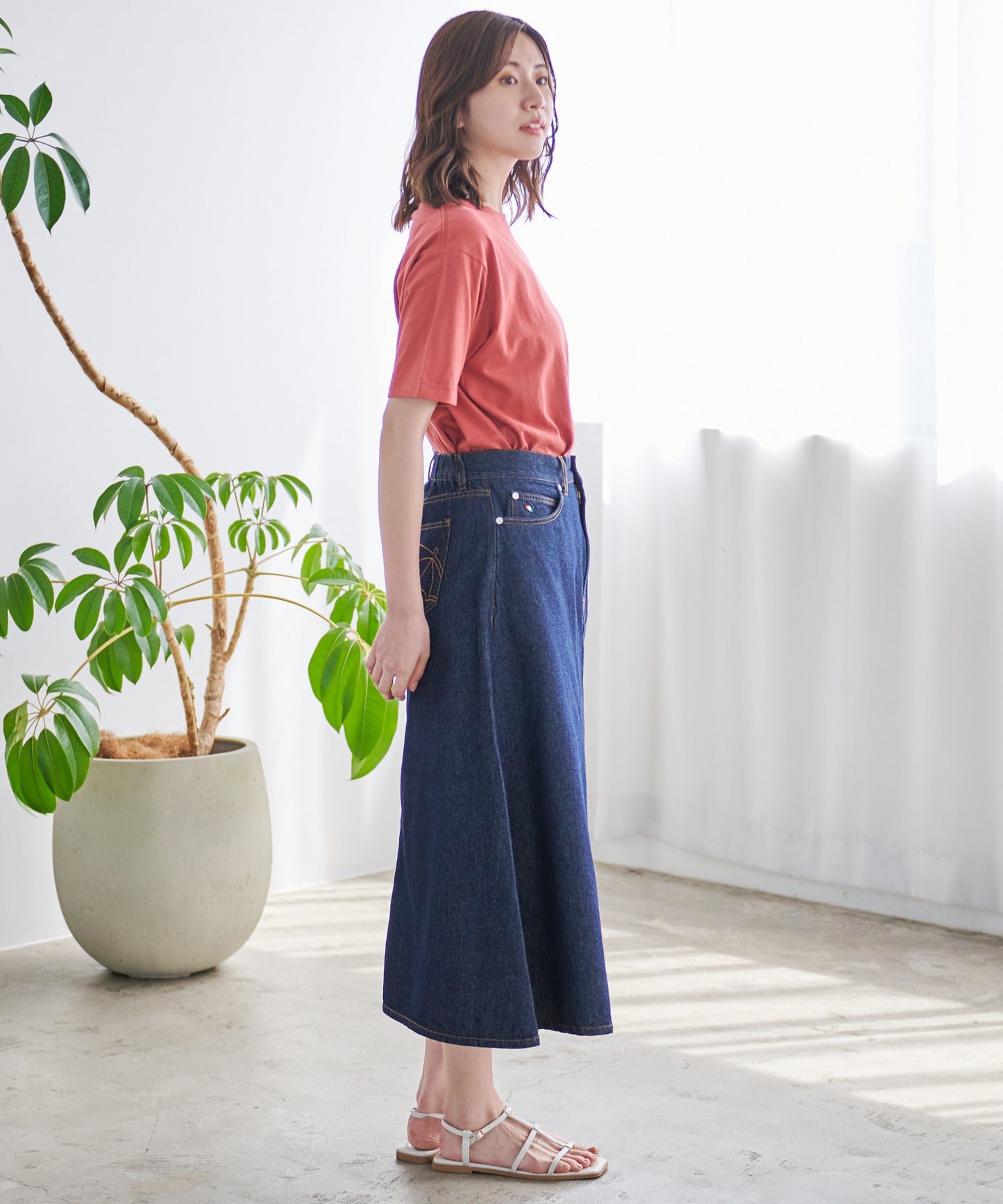 バックロゴ グラフィック シェアTシャツ