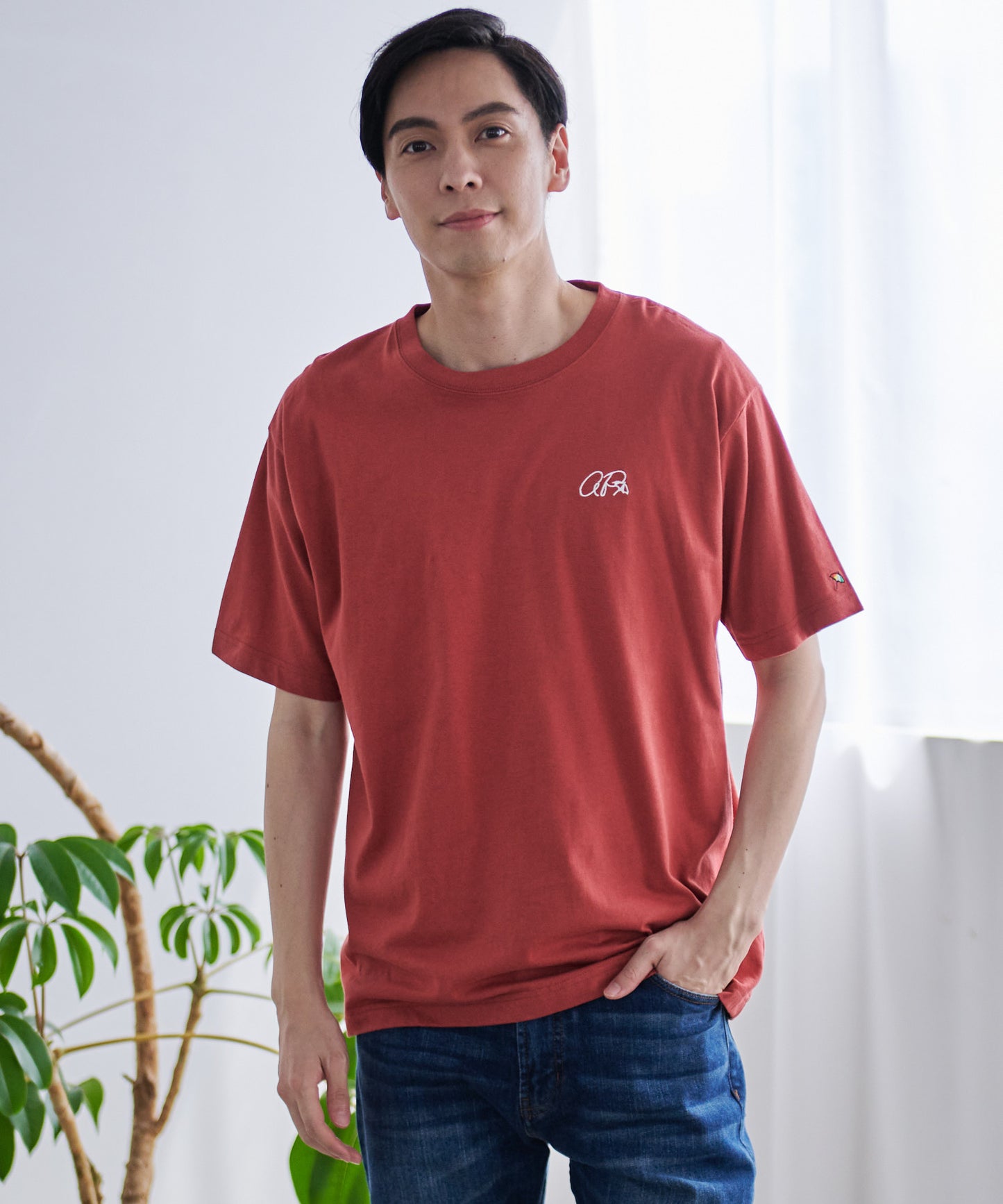 バックロゴ グラフィック シェアTシャツ