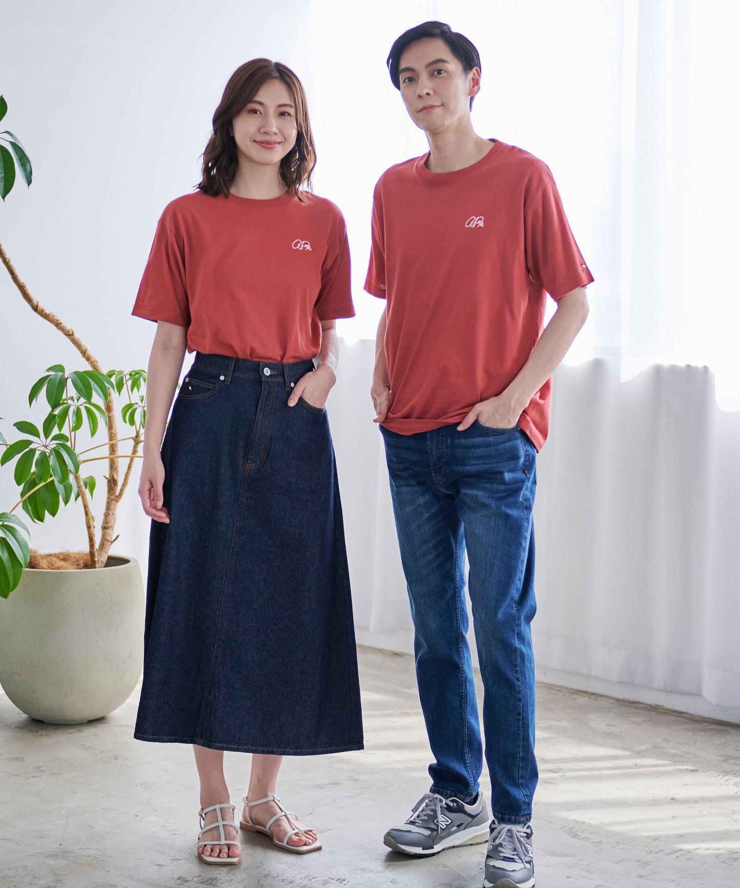バックロゴ グラフィック シェアTシャツ