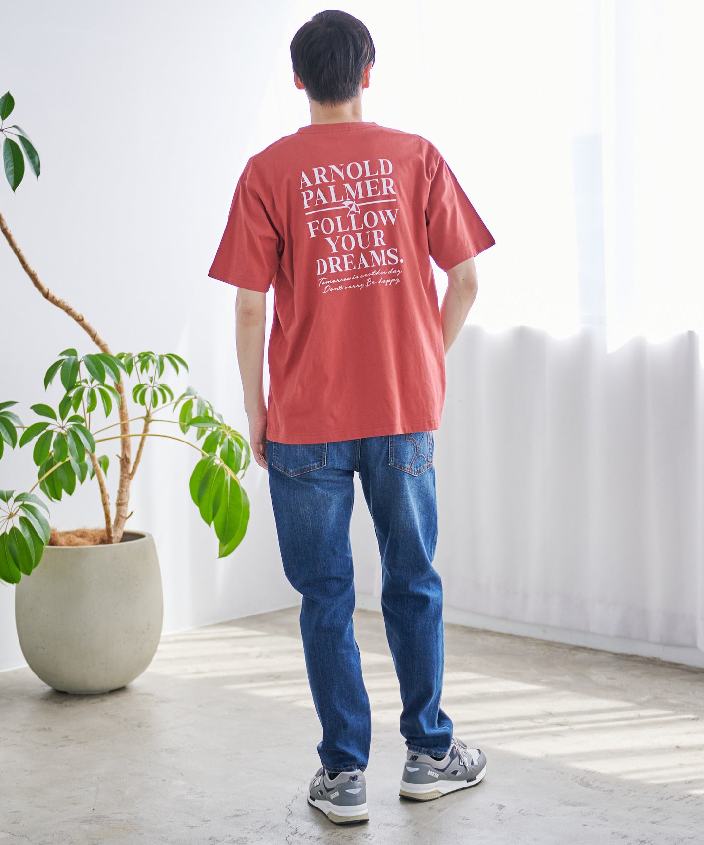 バックロゴ グラフィック シェアTシャツ
