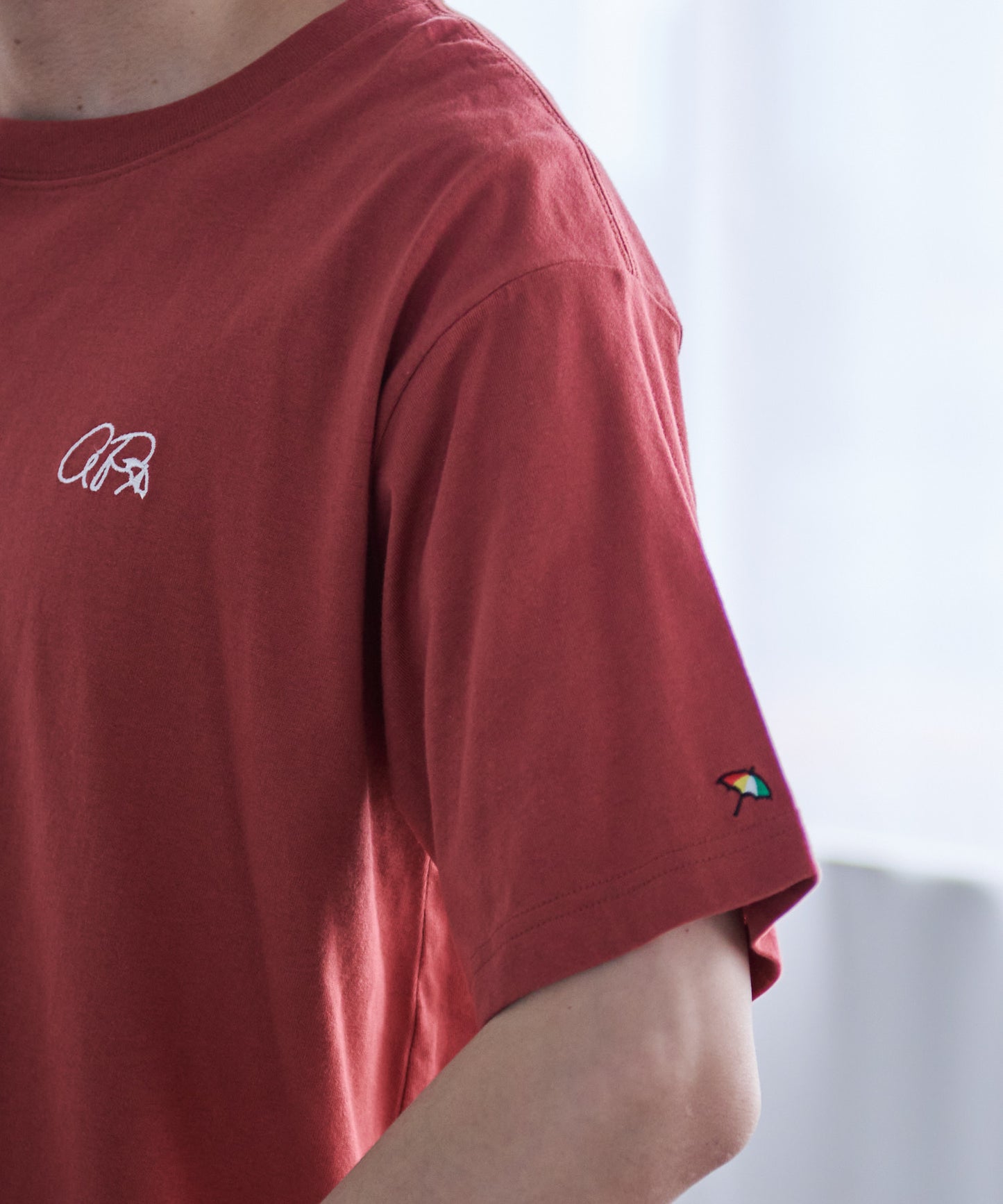 バックロゴ グラフィック シェアTシャツ