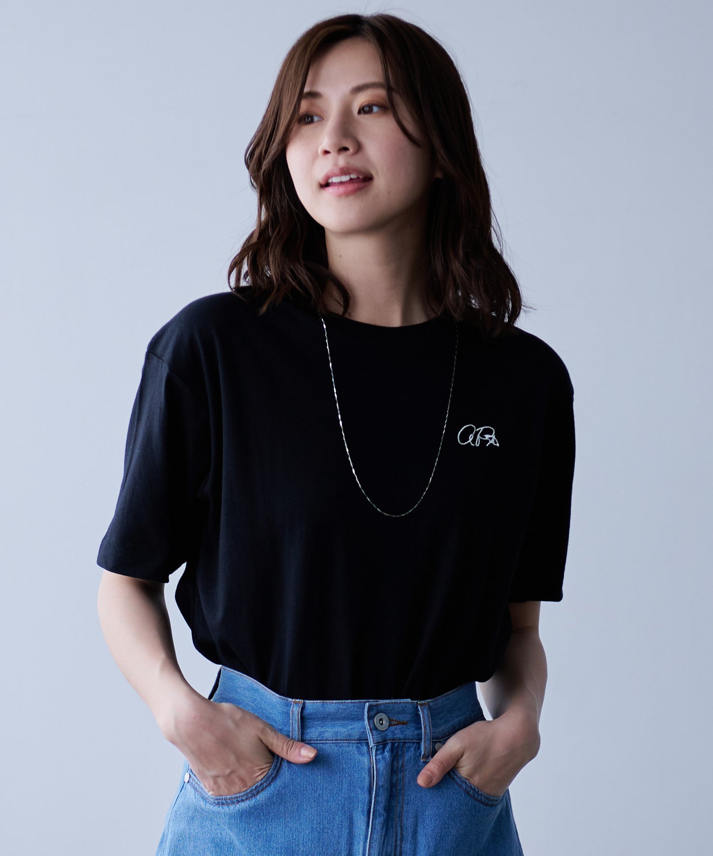 バックロゴ グラフィック シェアTシャツ