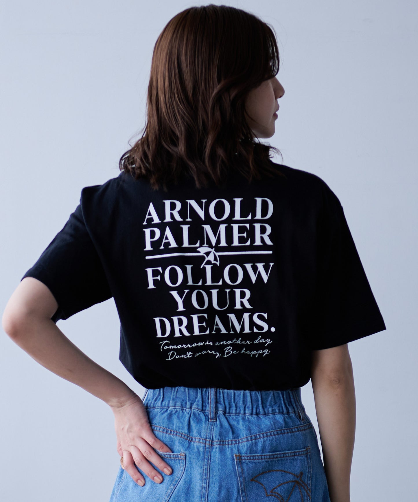 バックロゴ グラフィック シェアTシャツ