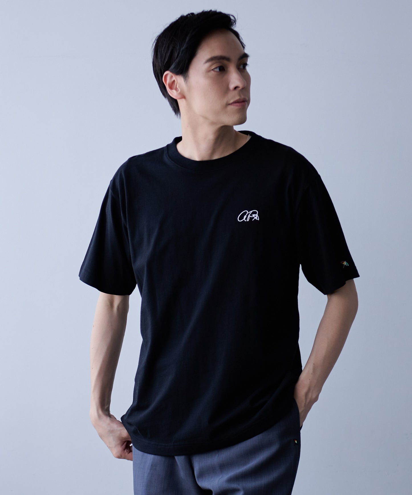 バックロゴ グラフィック シェアTシャツ