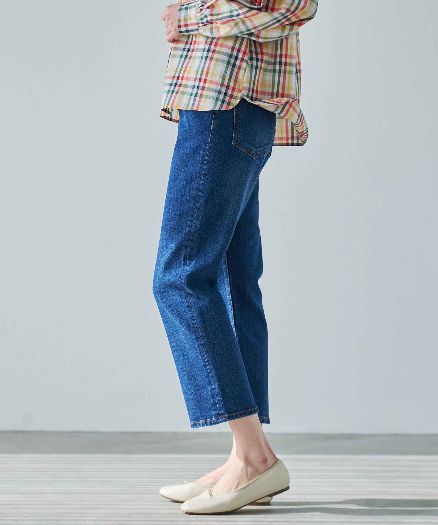 ストレートデニムパンツ