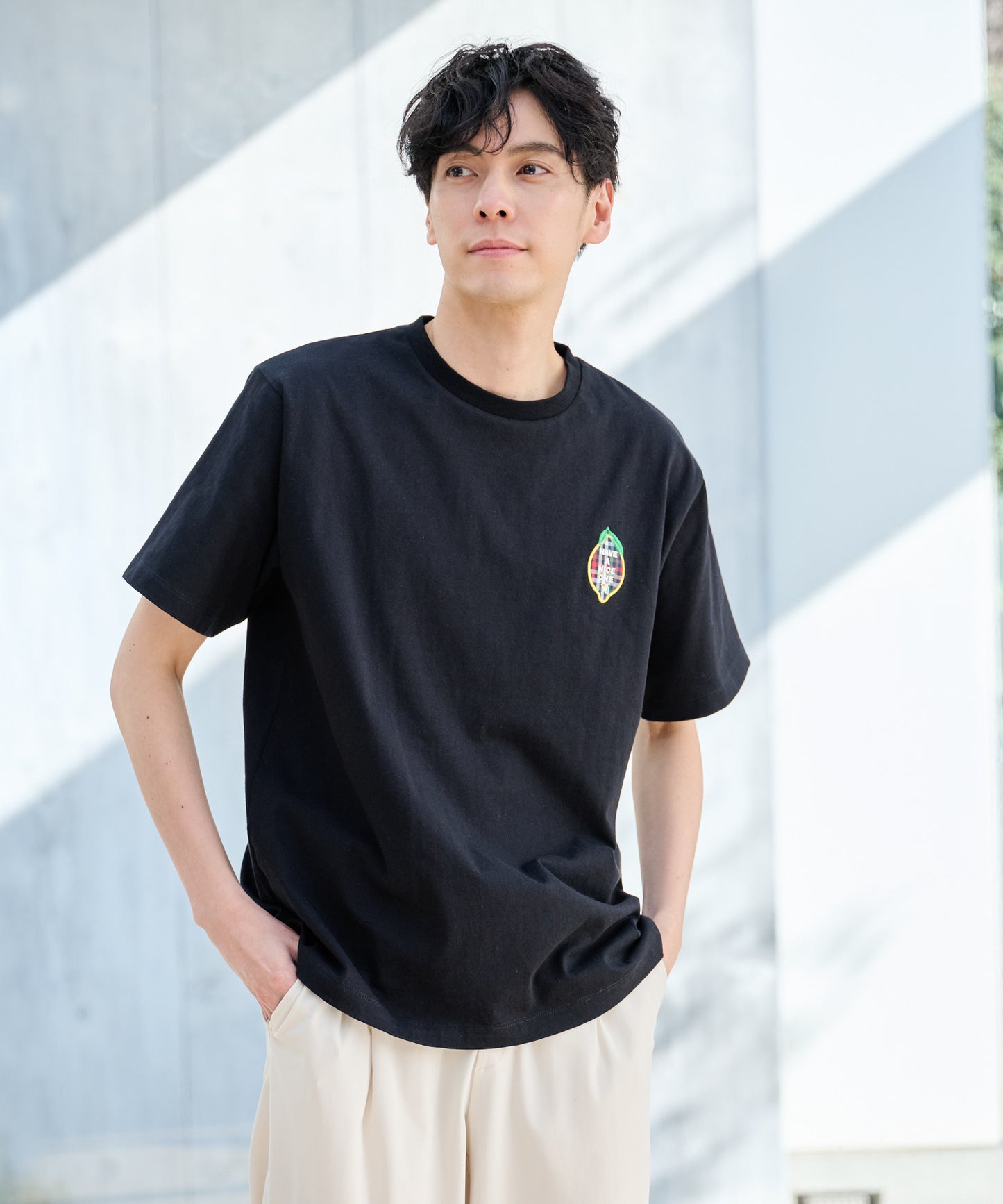 レモンモチーフシェアTシャツ
