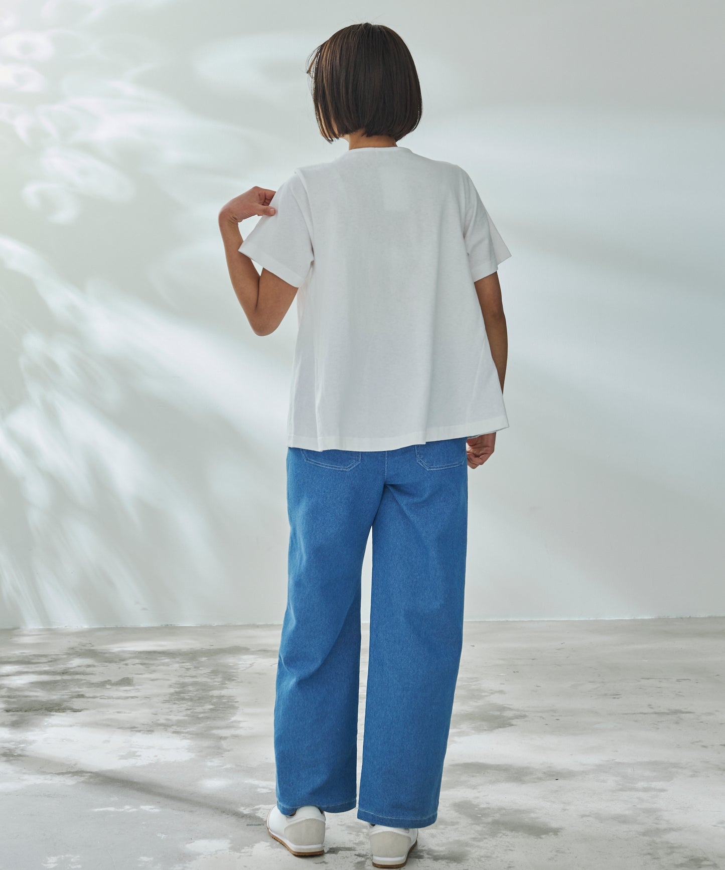 ロゴプリント AラインTシャツ
