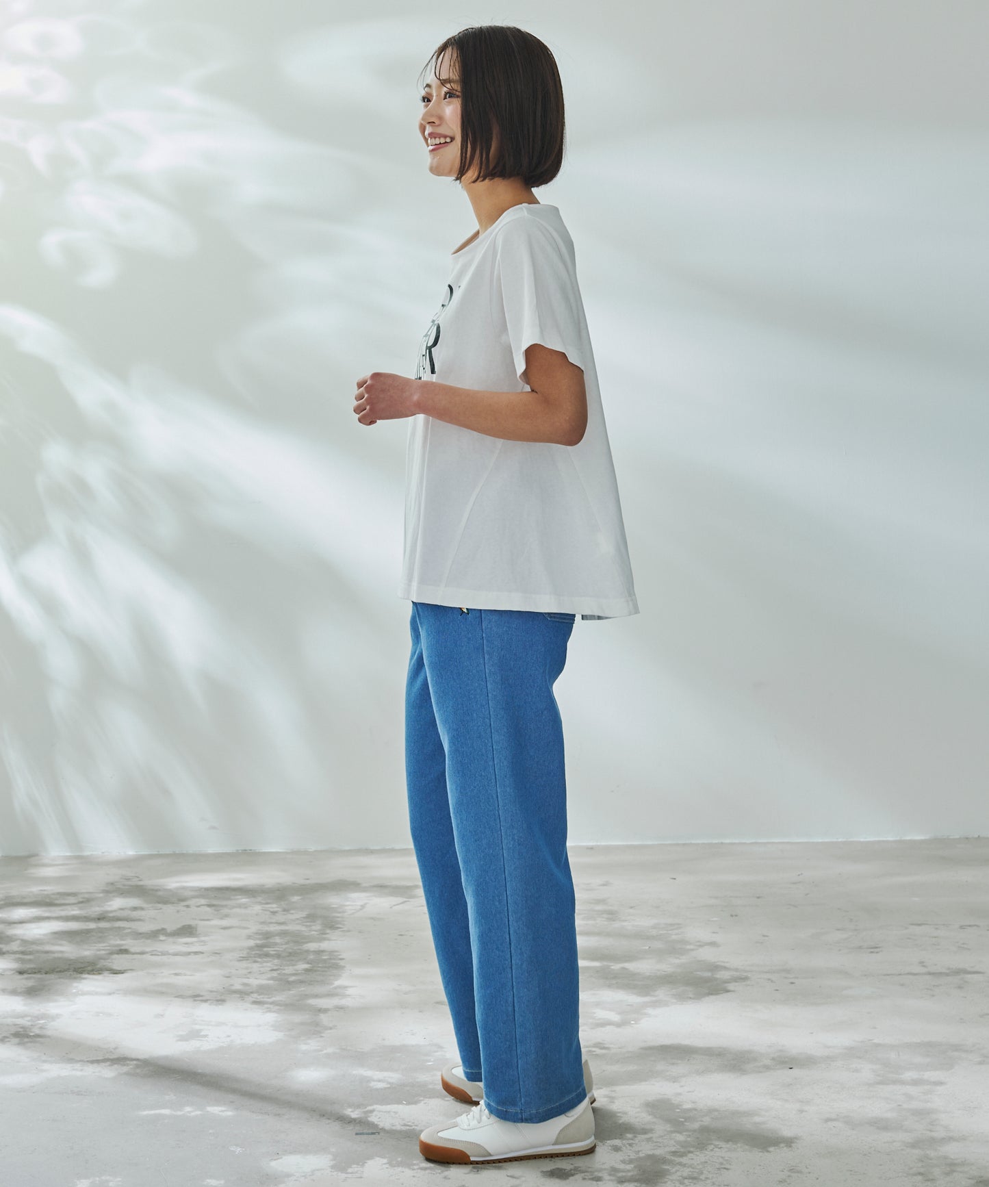 ロゴプリント AラインTシャツ