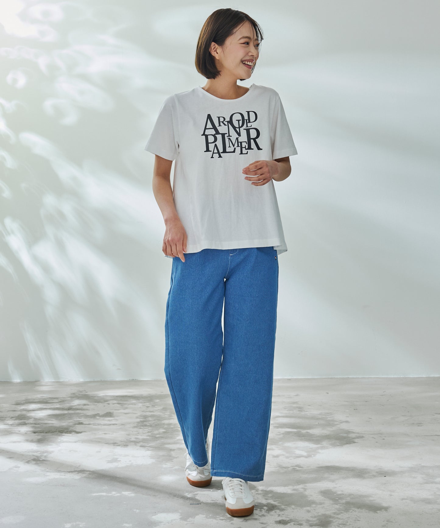 ロゴプリント AラインTシャツ