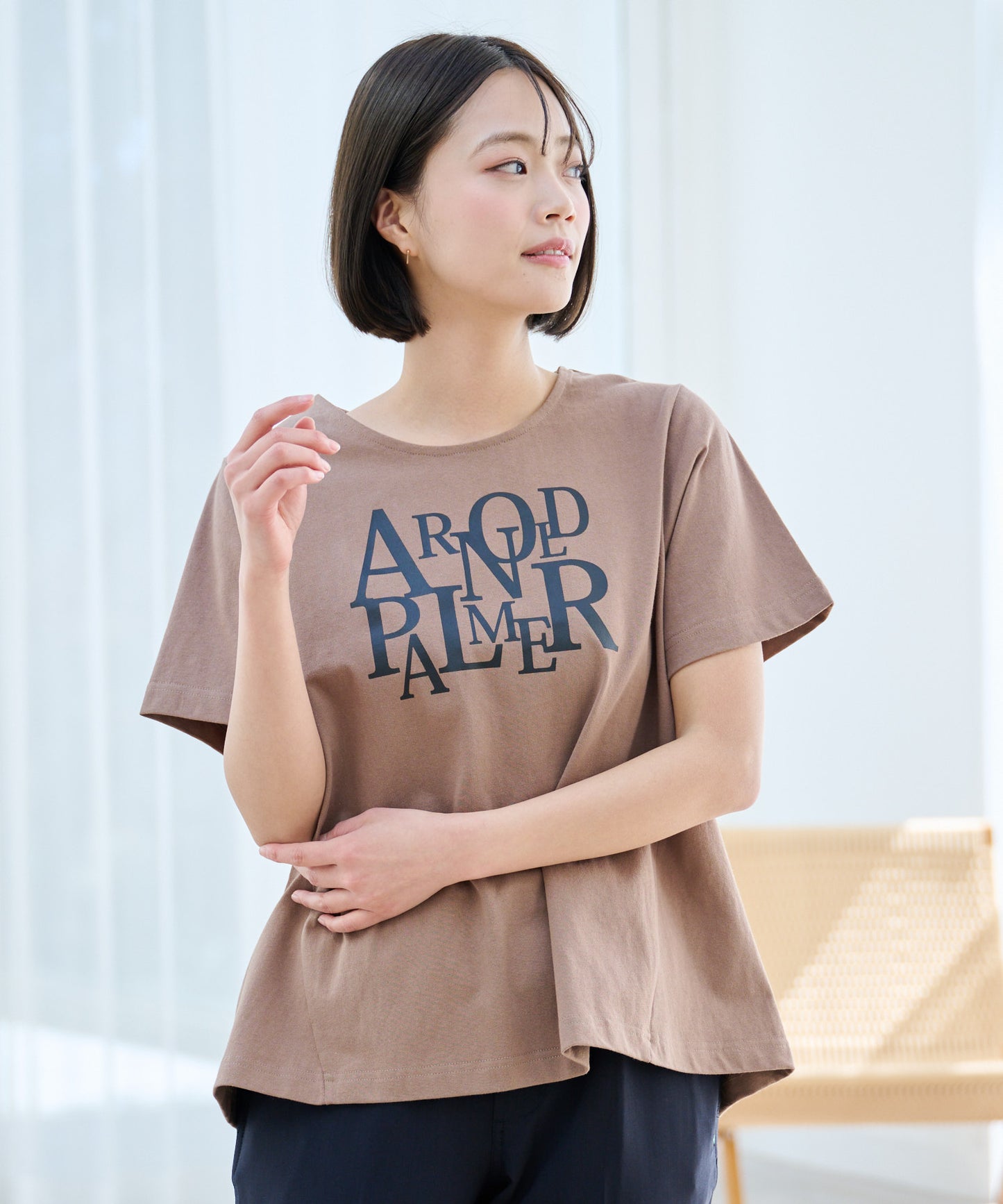 ロゴプリント AラインTシャツ