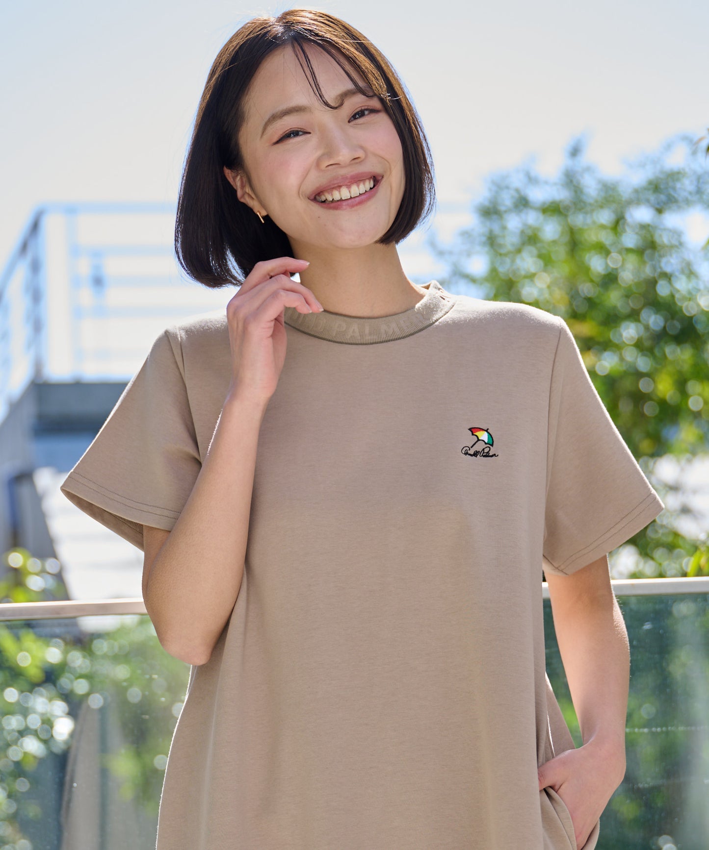 シルキーポンチ 衿ロゴ カットワンピース