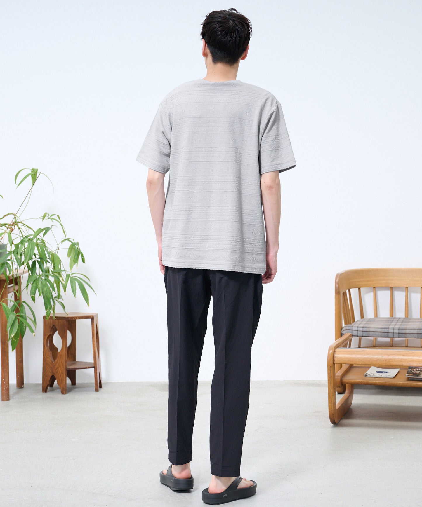 幾何学ジャガードTシャツ