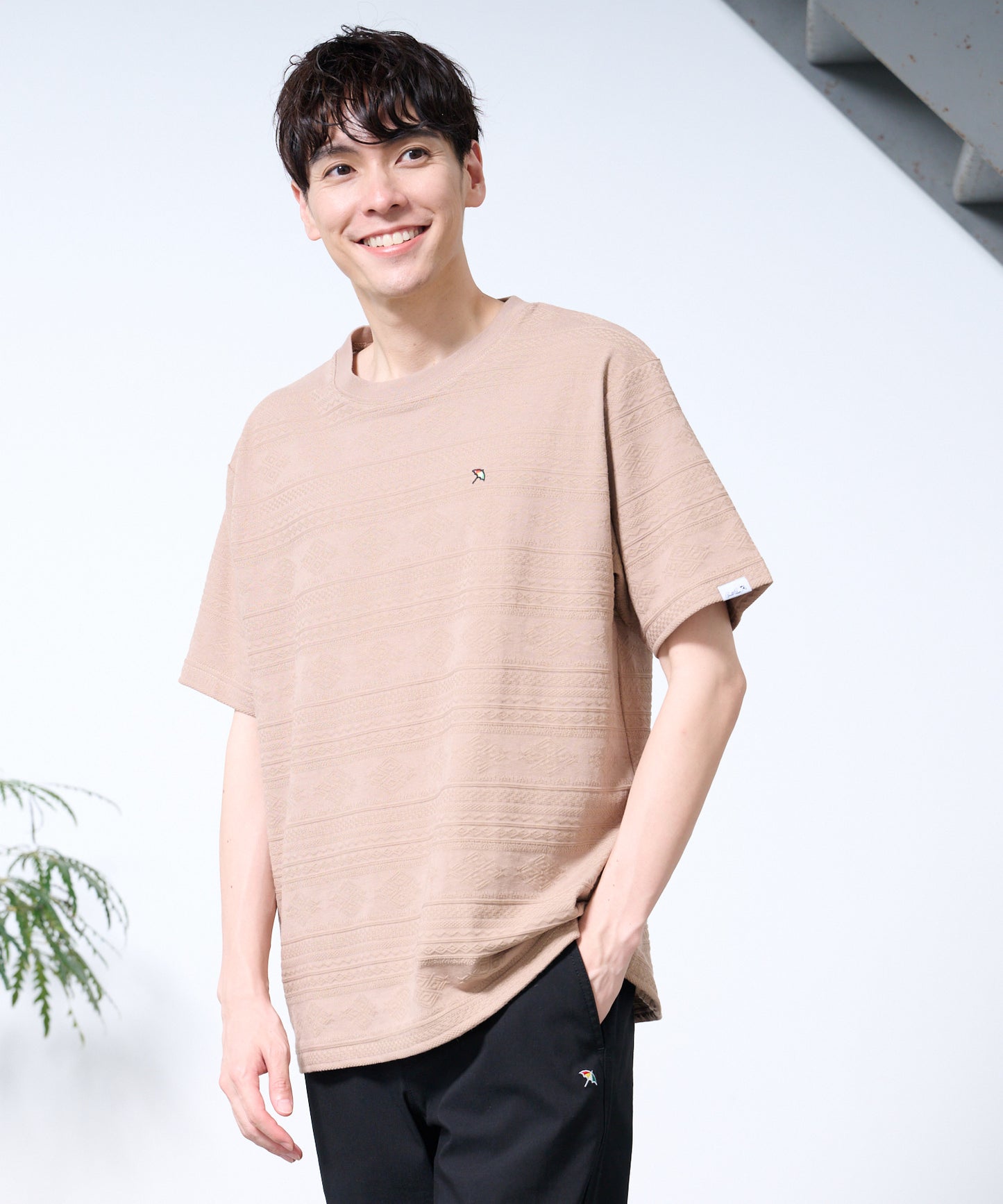 幾何学ジャガードTシャツ