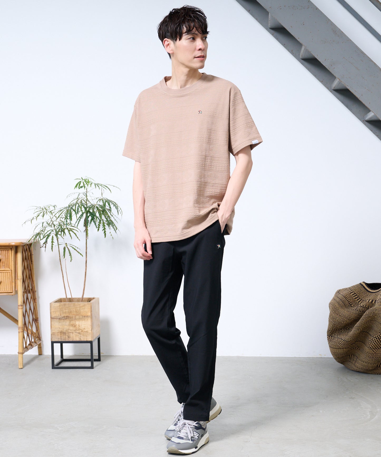 幾何学ジャガードTシャツ