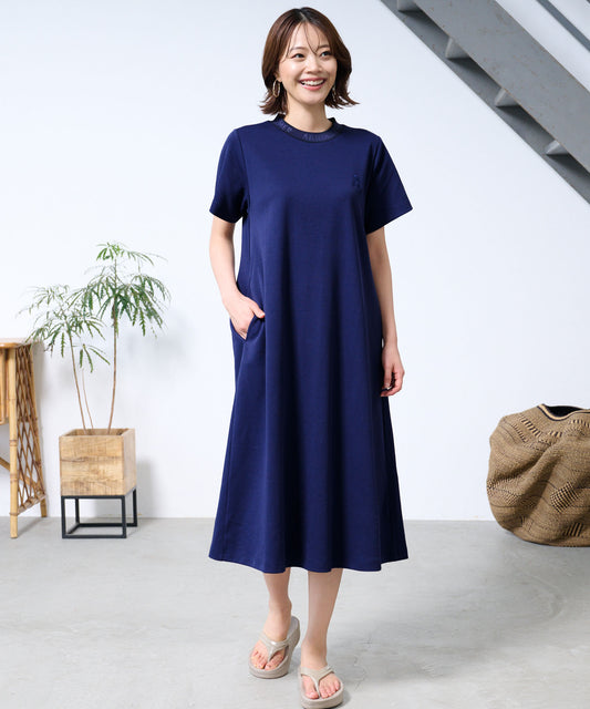 Arnold Palmer シルキーポンチ 衿ロゴ カットワンピース