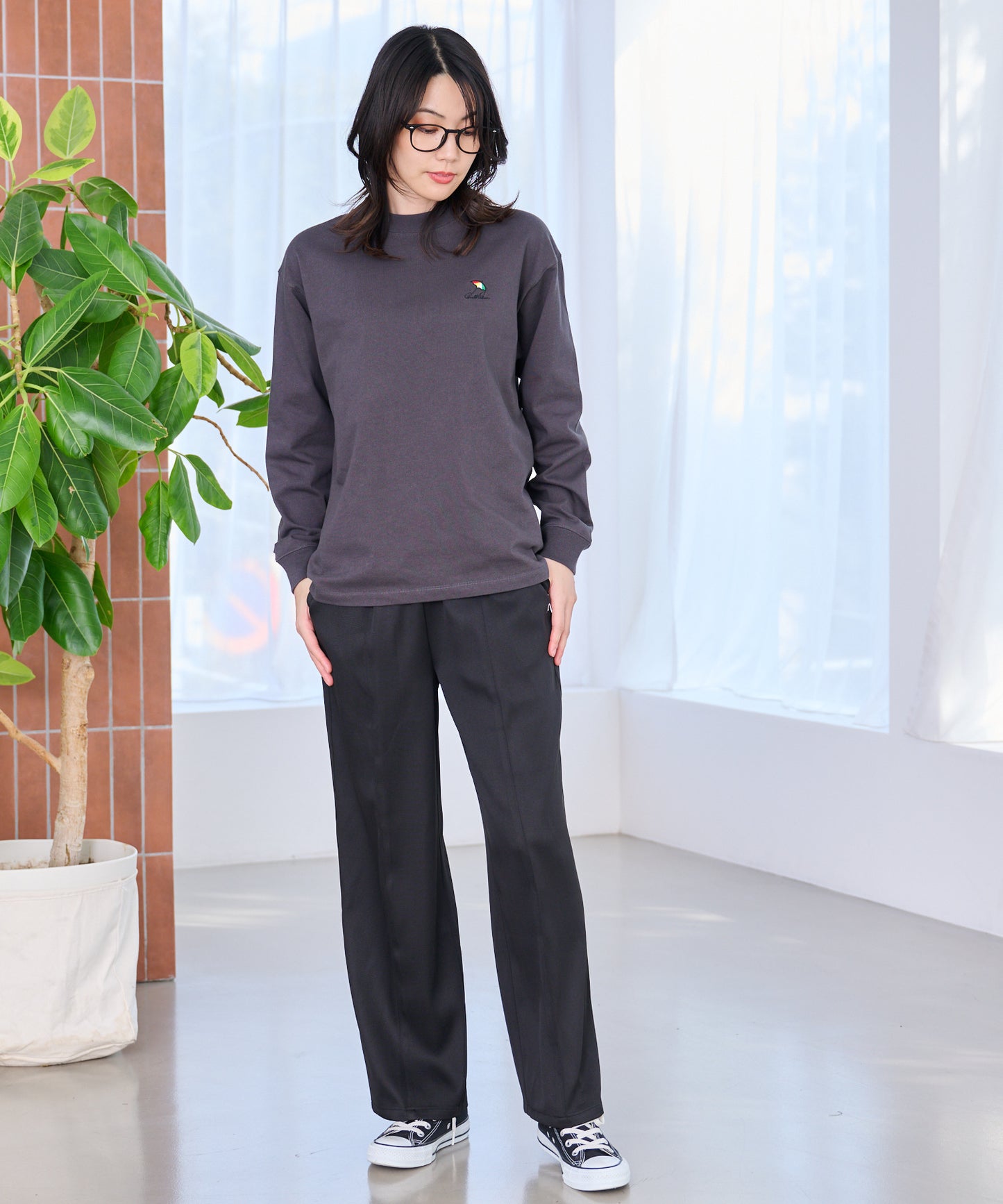 イージーワイド ストレートパンツ