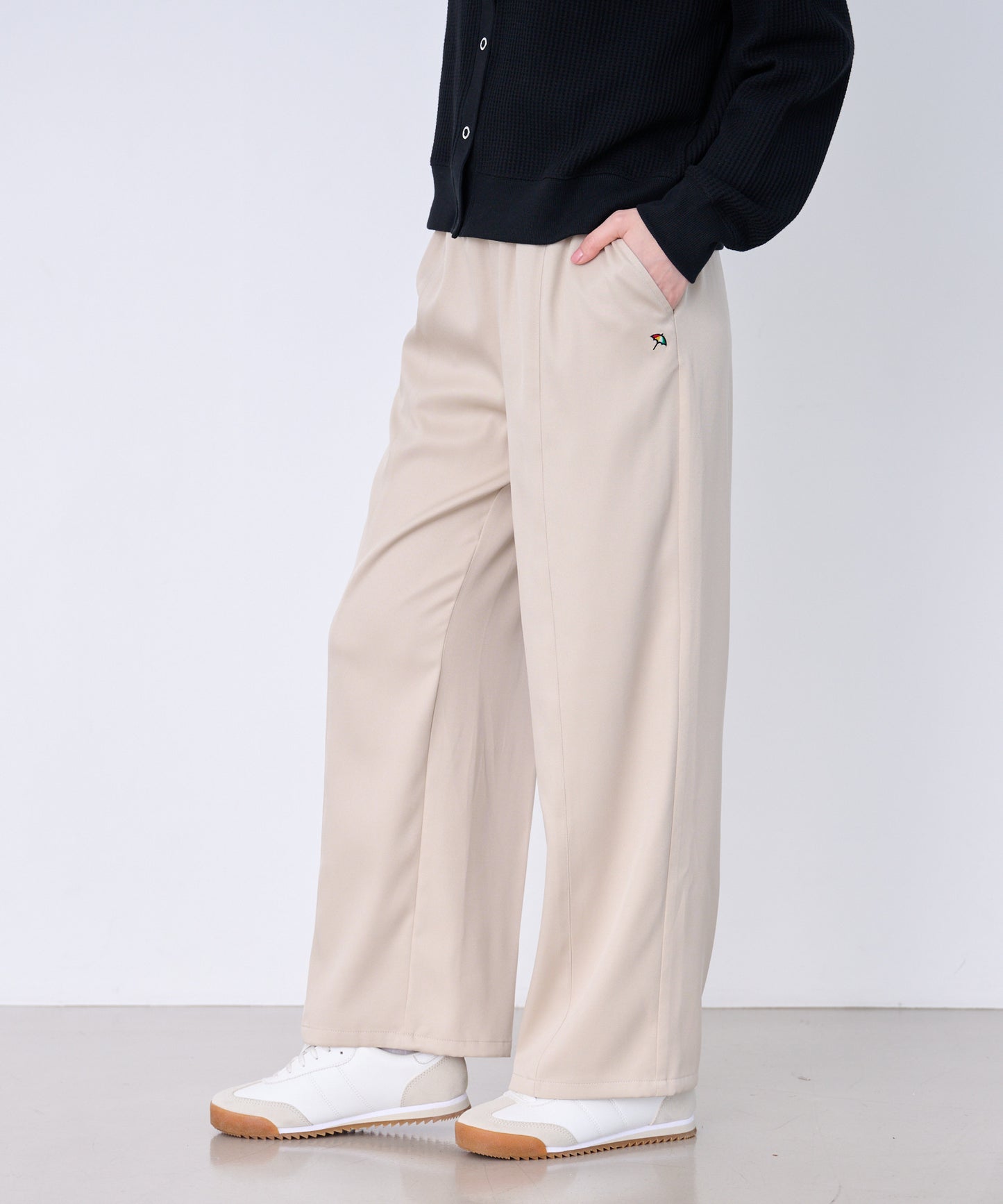イージーワイド ストレートパンツ