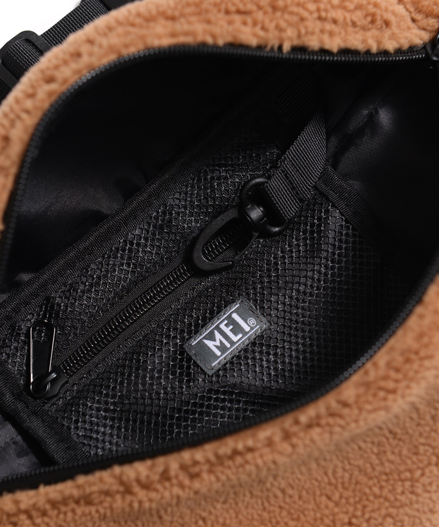 MEIコラボ シェアボアボディバッグ