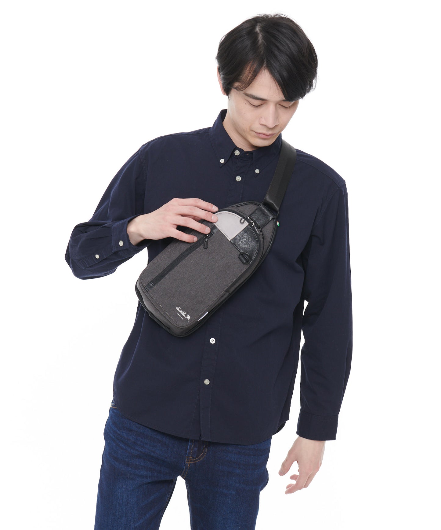 メランジオックス×フェイクレザーボディバッグ