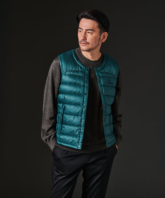 HIROKO KOSHINO  20Dナイロンインナー軽量ダウンベスト