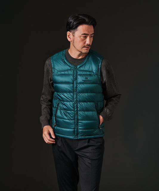 HIROKO KOSHINO 20Dナイロンインナー軽量ダウンベスト