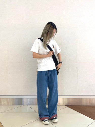 大人カジュアルに楽しむ、シンプル×遊び心コーデ