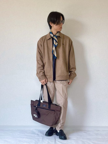 リラックス感のある大人のジャケットスタイル