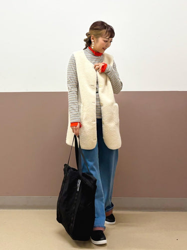 軽くて暖かいボアベストコーデ