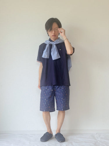 柄ショーツでつくる、上品な夏のカジュアルスタイル